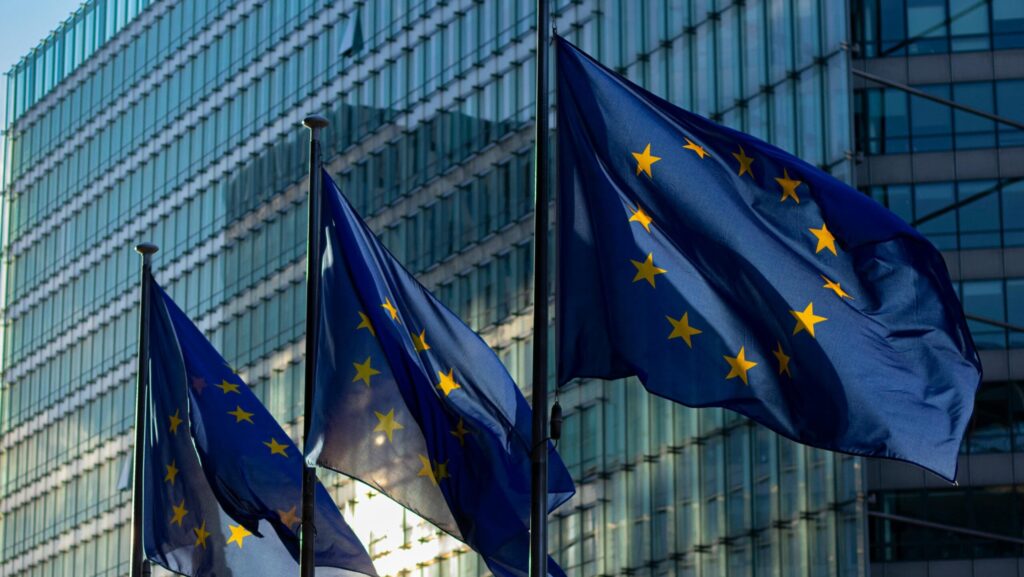 Ny EU-lag kräver laddstoplar på kommersiella parkeringar